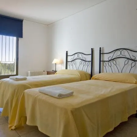 Villa Sleeps 8 Pool