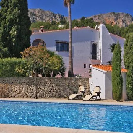 Sleeps 8 Pool Villa *